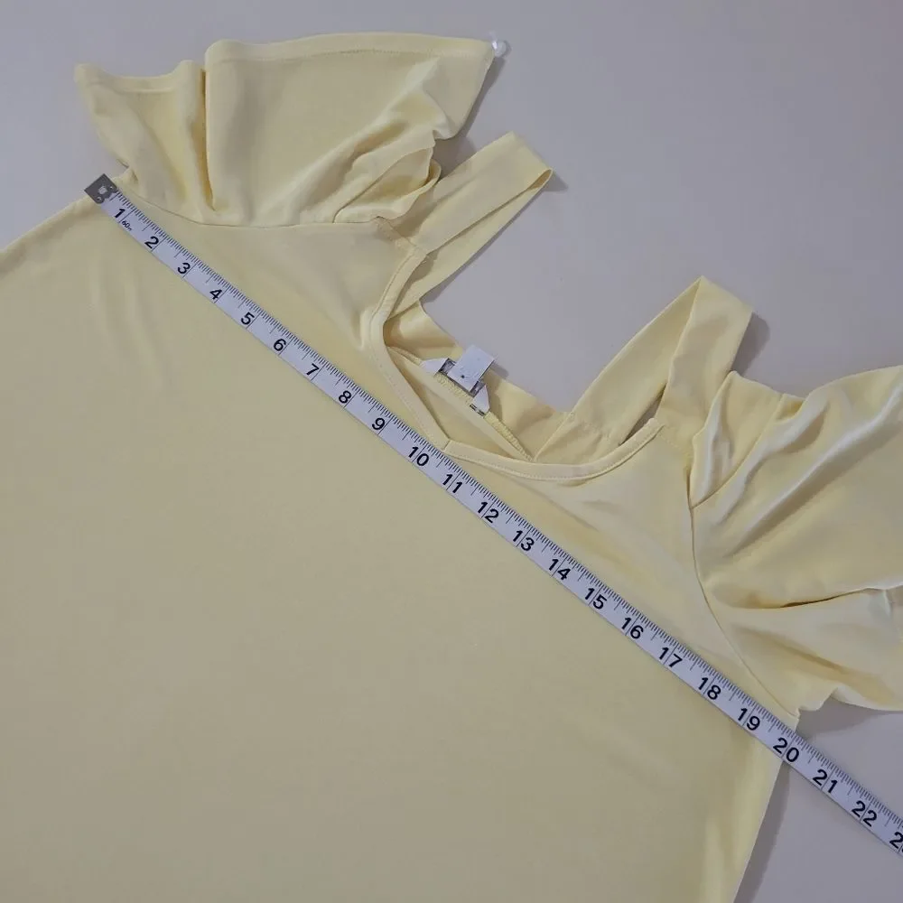 Cato Women's Yellow Cold Shoulder Short Sleeve Jersey Knit Pullover Top